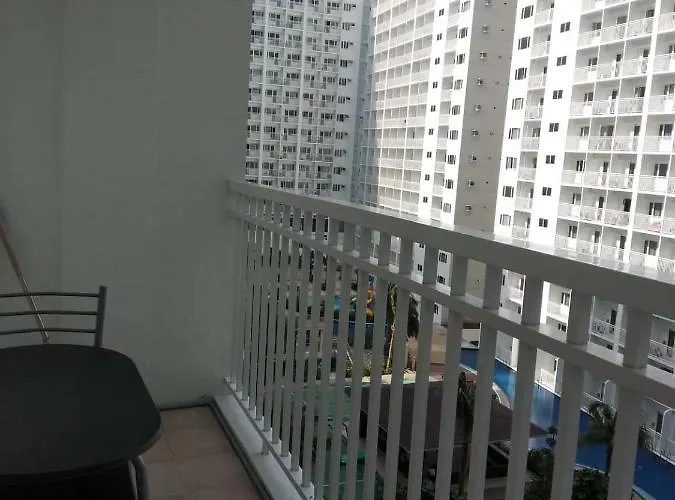 Jones Shore Residences *